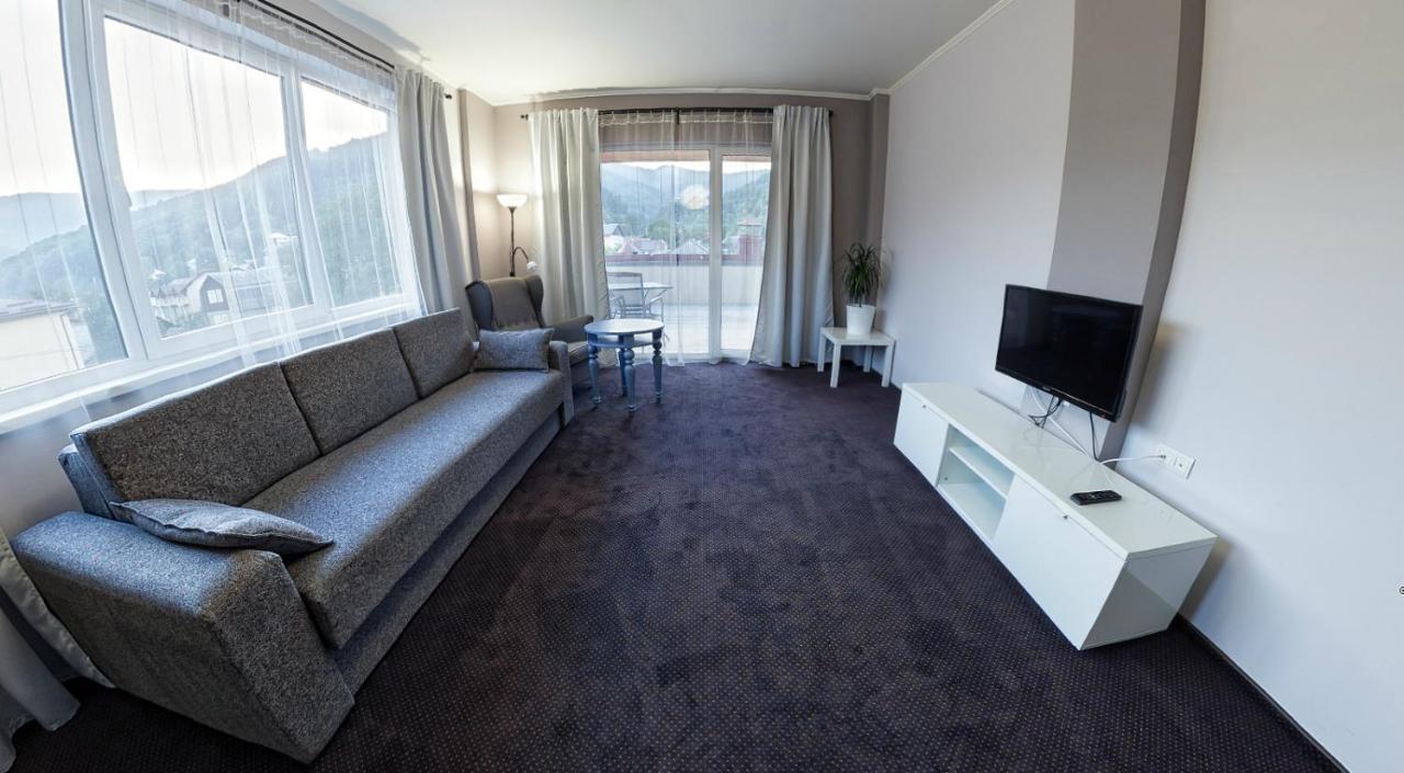 Rakhiv Hotel&Apartments Buitenkant foto