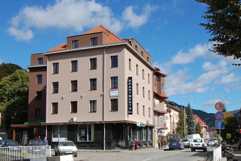 Rakhiv Hotel&Apartments Buitenkant foto